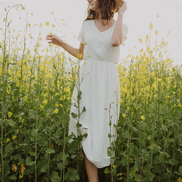 Dresses & Skirts - LAST ONE! NWT White Short Sleeve Dress